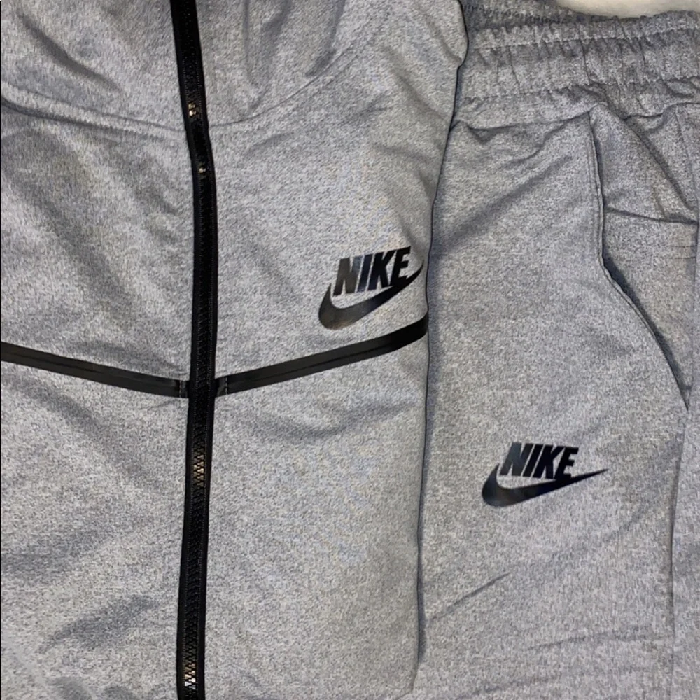 Nike set - Picture 2 of 2